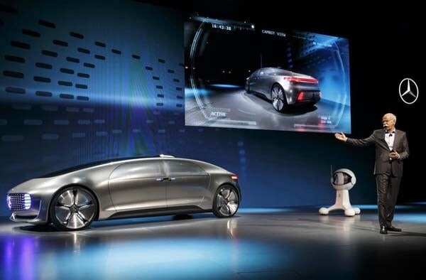 mercedes-benz-f015-concept-static-front-profile-stage-600-001