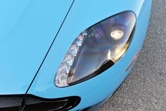 16-am-v12-vantage-s-roadster-blue-600-001