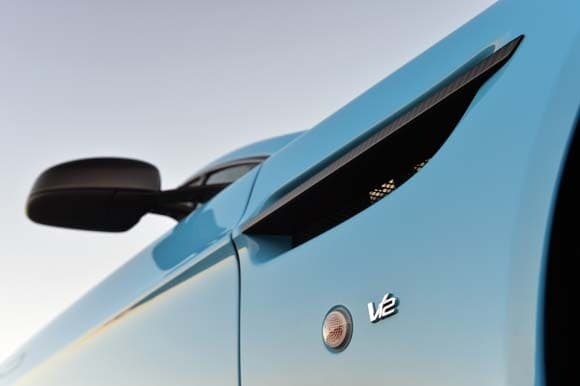 20-am-v12-vantage-s-roadster-blue-600-001
