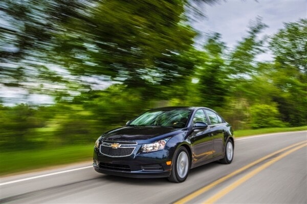 2014-chevrolet-cruze-td-015-600-001
