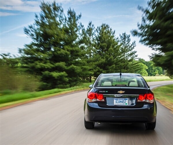 2014-chevrolet-cruze-td-029-600-001