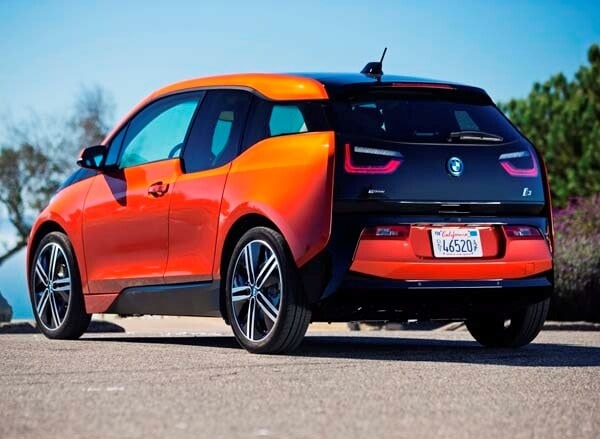 2015-bmw-i3-rear-static-600-001