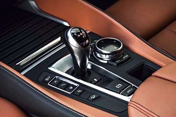 2015-bmw-x6-m-long-beach-blue-40-600-001