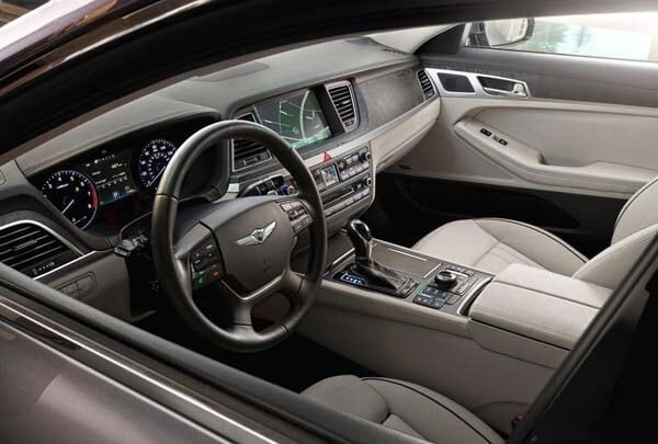 2015-hyundai-genesis-interior-front-600-001