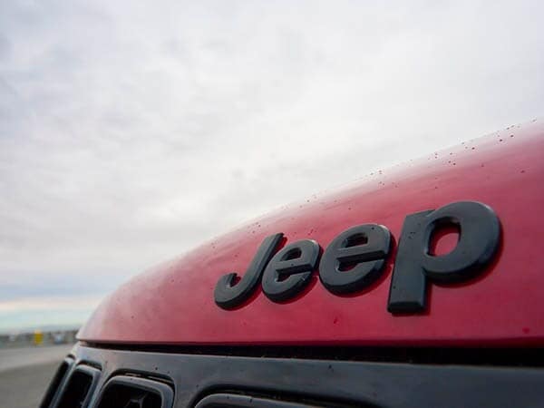 2015-jeep-grand-cherokee-srt-03-600-001