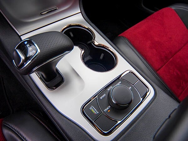 2015-jeep-grand-cherokee-srt-11-600-001