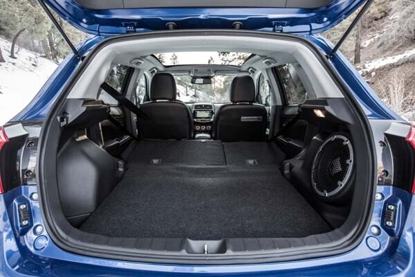 2015-mitsubishi-outlander-sport-gt-2.4-rear-seats-folded1-600-001
