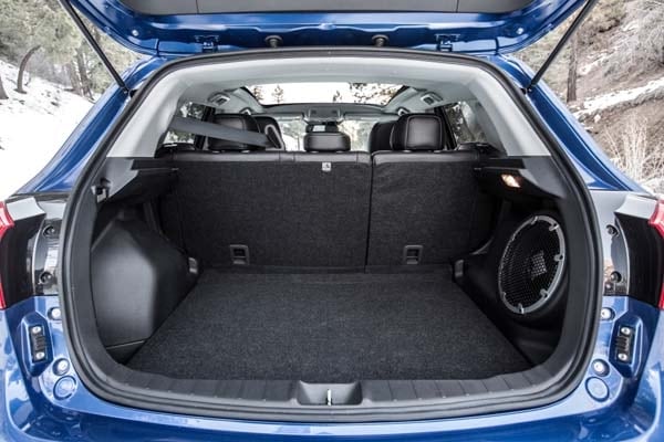 2015-mitsubishi-outlander-sport-gt-2.4-rear-seats-up1-600-001