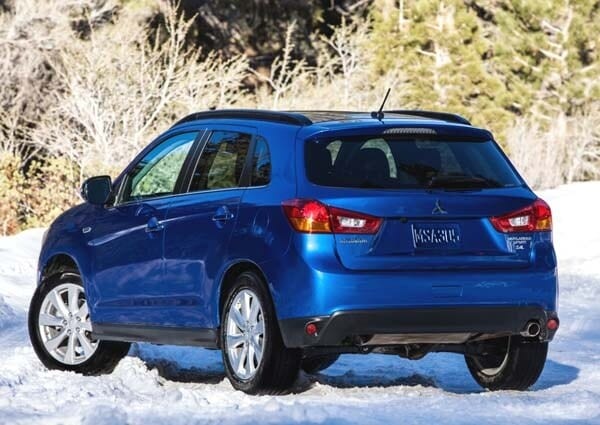 2015-mitsubishi-outlander-sport-gt-2.4-rear-static1-600-001