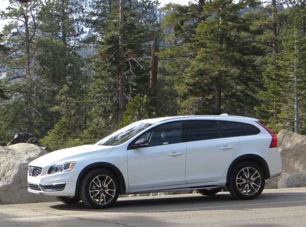 2015-volvo-v60-cross-country-14-600-001