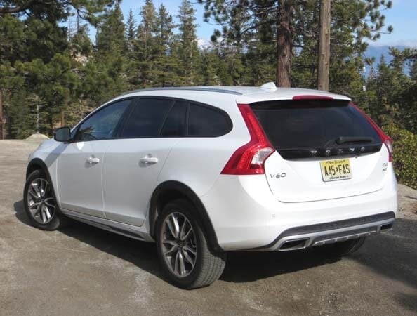 2015-volvo-v60-cross-country-18-600-001