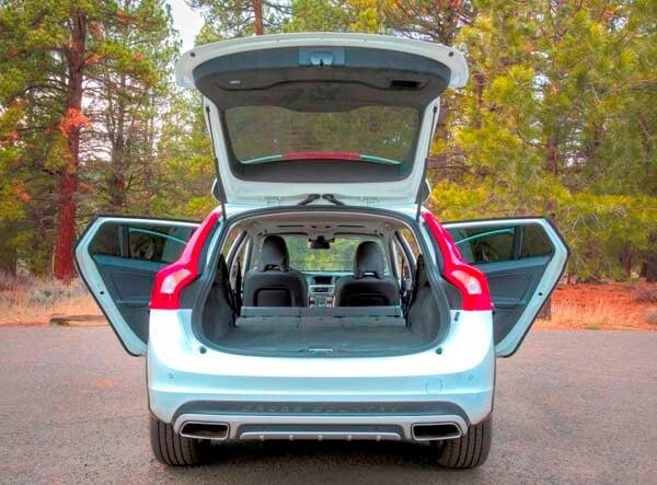 2015-volvo-v60-cross-country-25-600-001
