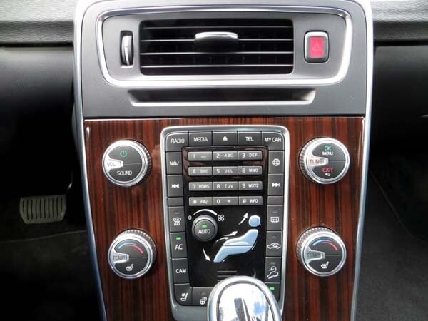 2015-volvo-v60-cross-country-29-600-001
