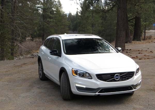 2015-volvo-v60-cross-country-30-600-001