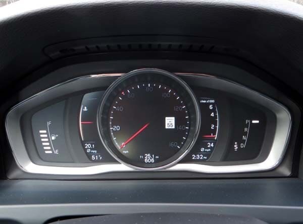 2015-volvo-v60-cross-country-31-600-001