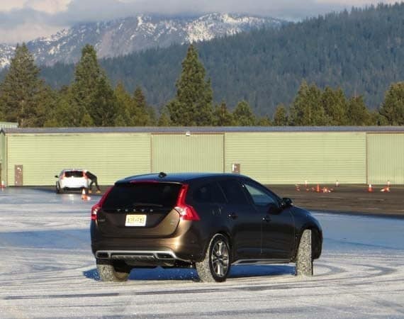 2015-volvo-v60-cross-country-32-600-001