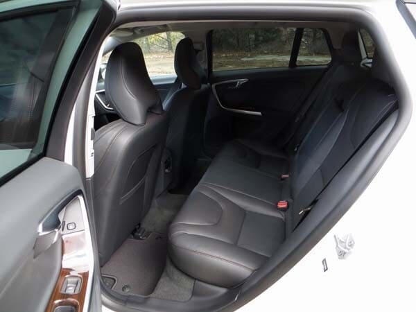 2015-volvo-v60-cross-country-33-600-001