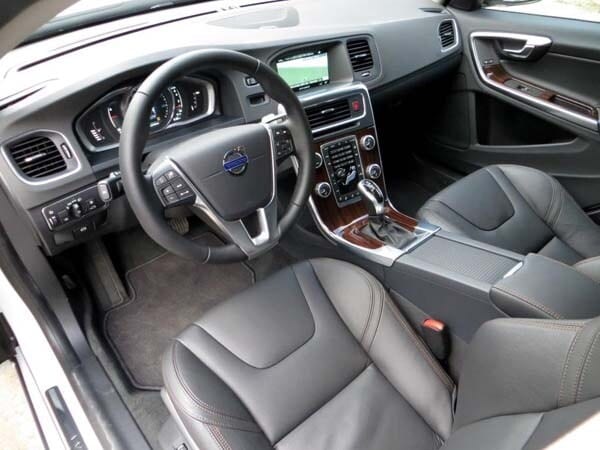 2015-volvo-v60-cross-country-36-600-001