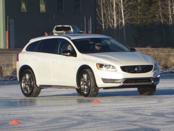 2015-volvo-v60-cross-country-4-600-001