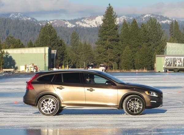 2015-volvo-v60-cross-country-6-600-001