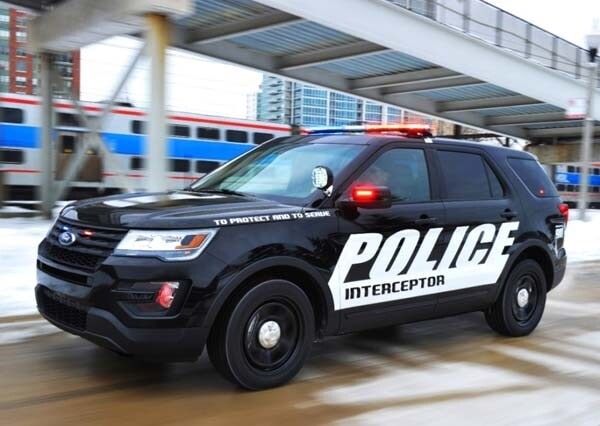 2016-ford-police-interceptor-utility-front-action2-600-001