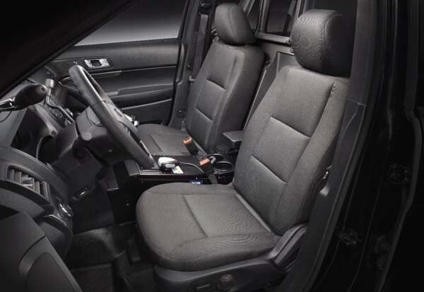 2016-ford-police-interceptor-utility-front-seat-detail1-600-001