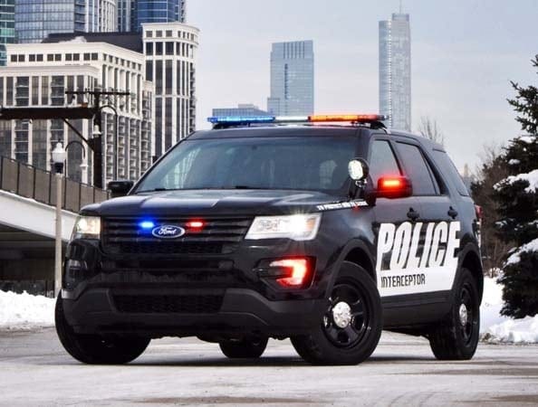 2016-ford-police-interceptor-utility-front-static2-600-001