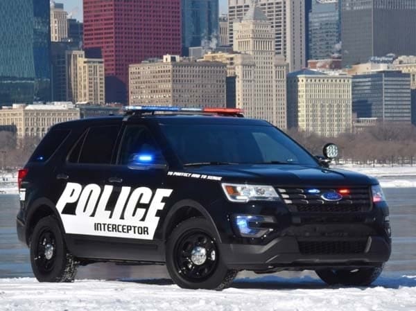 2016-ford-police-interceptor-utility-front-static3-600-001