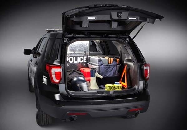 2016-ford-police-interceptor-utility-rear-bay-detail1-600-001