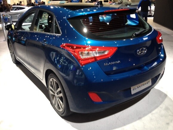 2016-hyundai-elantra-gt-2-580-600-001