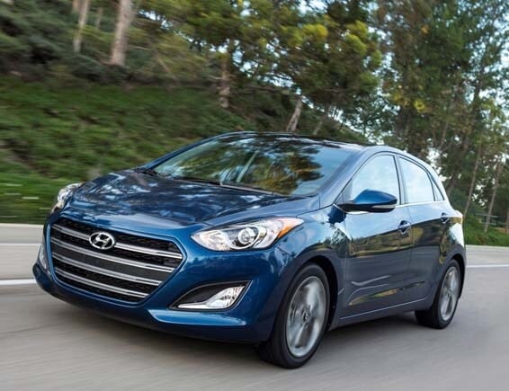 2016-hyundai-elantra-gt-front-action1-600-001