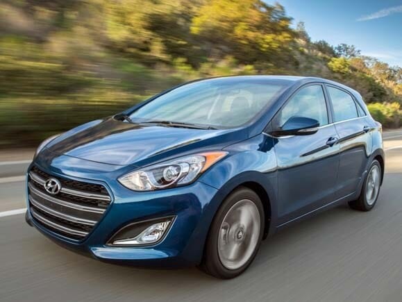 2016-hyundai-elantra-gt-front-action2-600-001