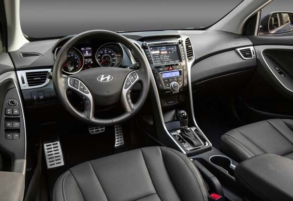 2016-hyundai-elantra-gt-interior-front1-600-001