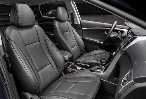 2016-hyundai-elantra-gt-interior-front2-600-001