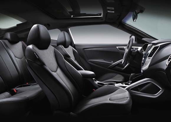 2016-hyundai-veloster-interior-look-in1-600-001