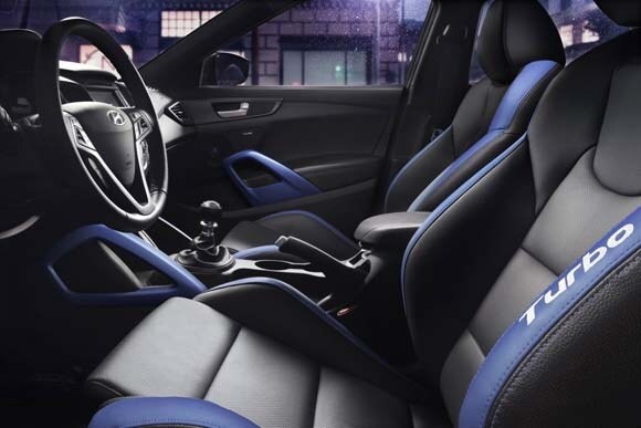 2016-hyundai-veloster-rally-edition-interior-front1-600-001