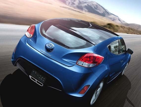 2016-hyundai-veloster-rear-action1-600-001