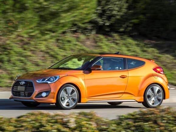 2016-hyundai-veloster-turbo-front-side-action1-600-001