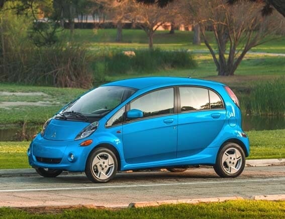 2016-mitsubishi-i-miev-static-pan1-600-001