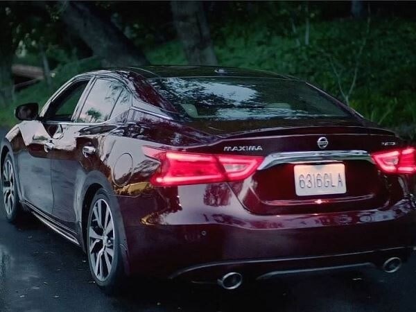 2016-nissan-maxima-rear-static-teaser3s-600-600-001