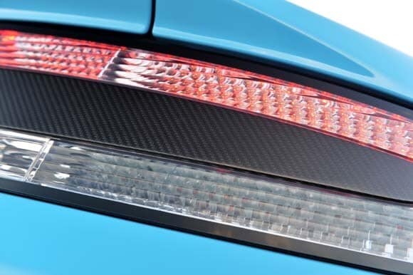 23-am-v12-vantage-s-roadster-blue-600-001