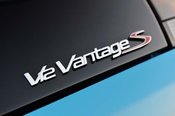 27-am-v12-vantage-s-roadster-blue-600-001