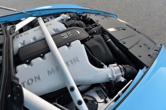 30-am-v12-vantage-s-roadster-blue-600-001