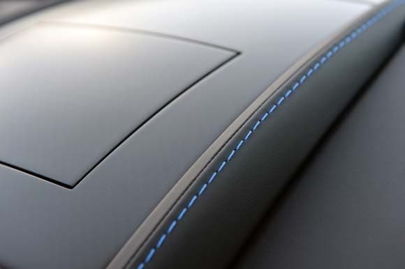 36-am-v12-vantage-s-roadster-blue-600-001