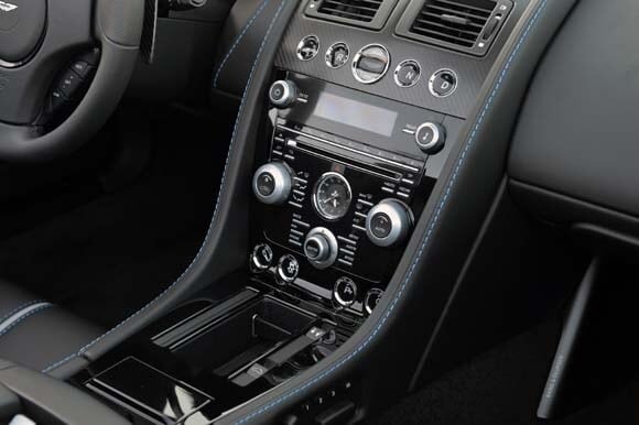 37-am-v12-vantage-s-roadster-blue-600-001