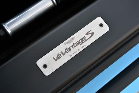 40-am-v12-vantage-s-roadster-blue-600-001