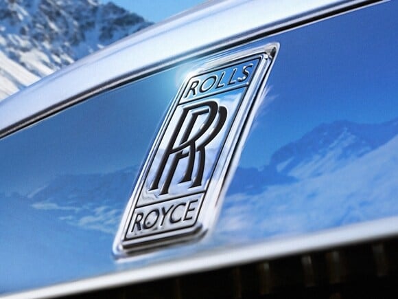rolls-royce-grille-badge-580-600-001