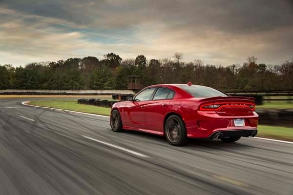2015-dodge-charger-live-shot-6-600-001