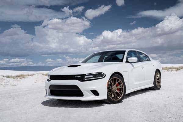 2015-dodge-charger-srt-hellcat-30-600-001