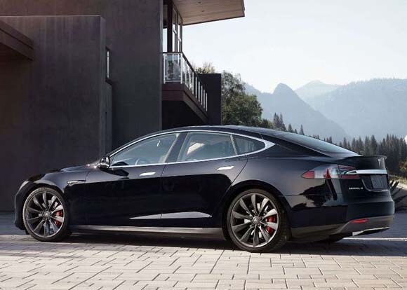 2015-tesla-model-s-rear-static-1-600-001